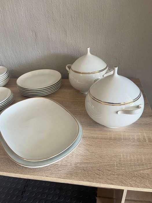 Hutschenreuther 34 - Piece Porcelain Set  Gold Trim  German Vintage