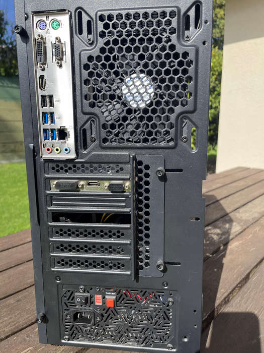 Ryzen 5 3600 GT 730 Workstation (Gaming Monitor included)
