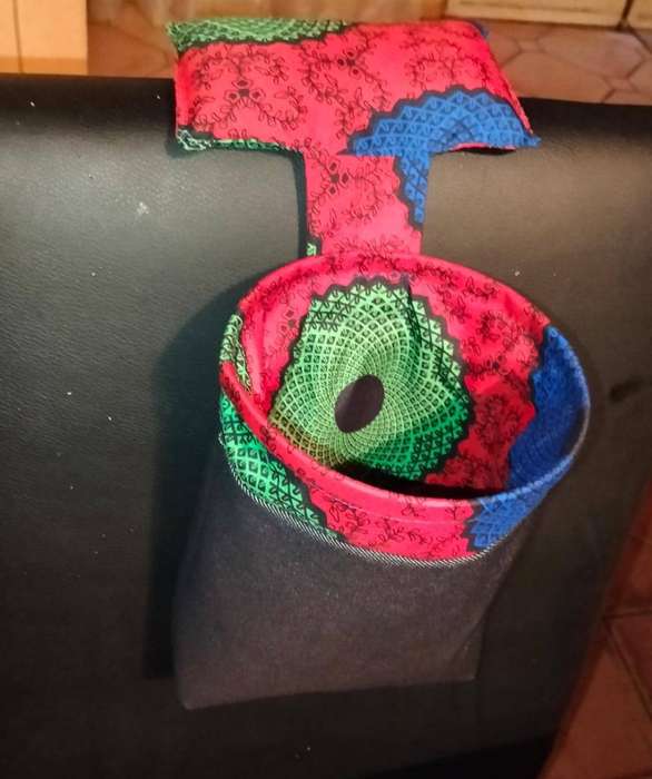 Table Hanging Snippy Red & Blue