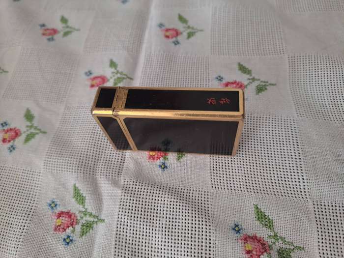 St Dupont Lighter Gold Plated Black Laquer