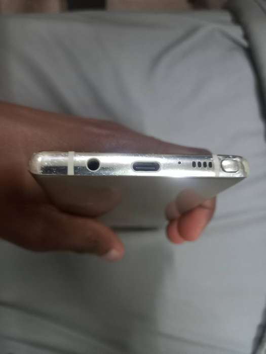Samsung Galaxy Note 8  Pre-owned (Cracked Screen & Scratches, Fully Functional)