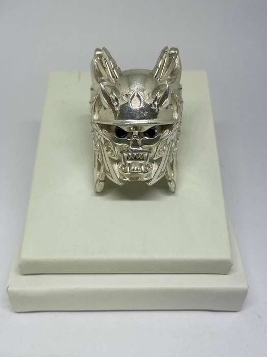 Sterling Silver Ring with Black Diamond Eyes  51.89g