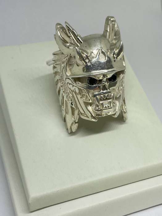 Sterling Silver Ring with Black Diamond Eyes  51.89g