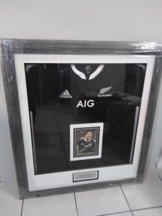 Julian Savea Signed All Blacks Jersey  Framed Collectors Piece (Authentic Rugby Memorabilia)