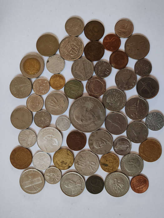 50 World Coins 1965-2006