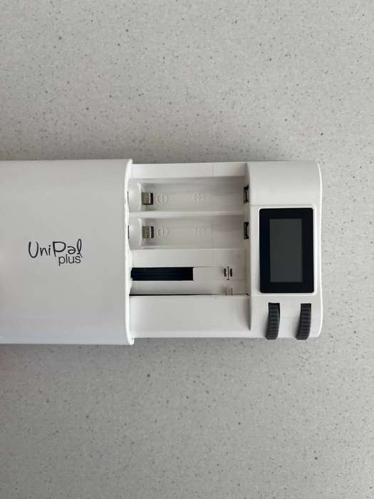 UniPal Plus - Universal Battery Charger