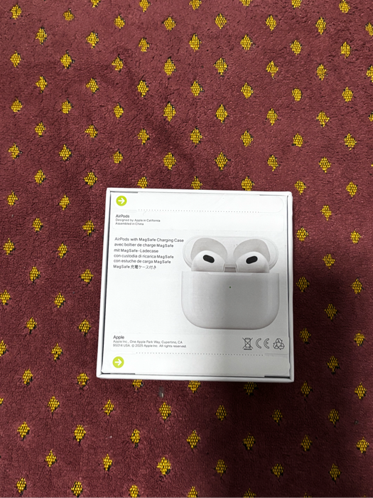 Apple AirPods gen 3