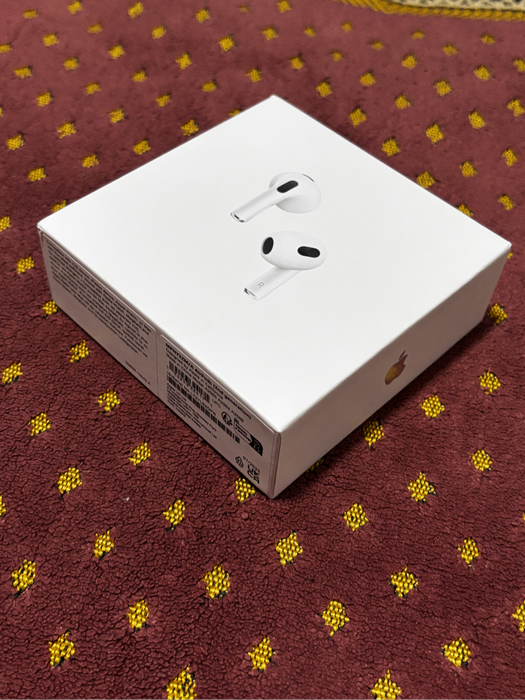 Apple AirPods gen 3