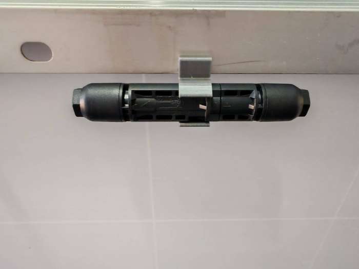 Core MC4 Solar Panel Frame Clip - 25 units