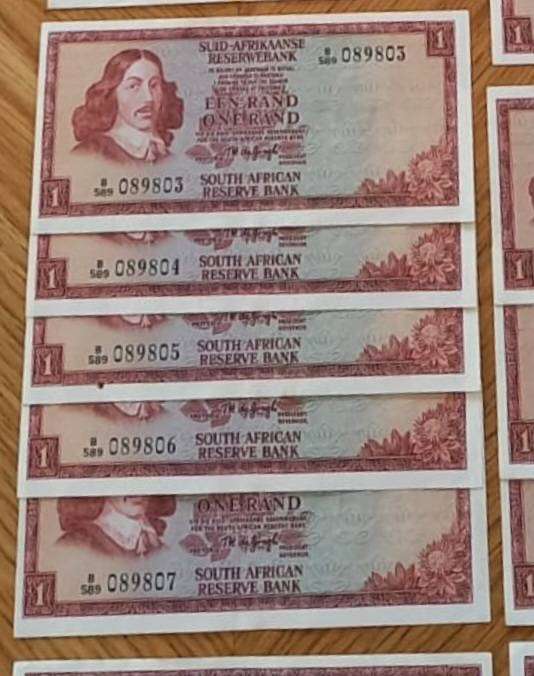 South african one Rand uncirculated bank note in a series