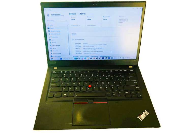 Lenovo ThinkPad T14s Gen 1  i5-10210U / 8GB / 256GB SSD / 14" FHD Touchscreen  Excellent Condition