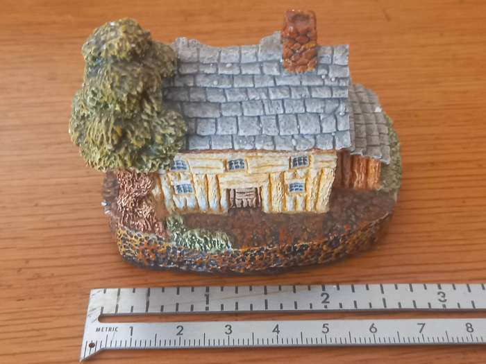Miniture cottages....beautiful collection of 8 Miniture cottages by Nieki Farlam