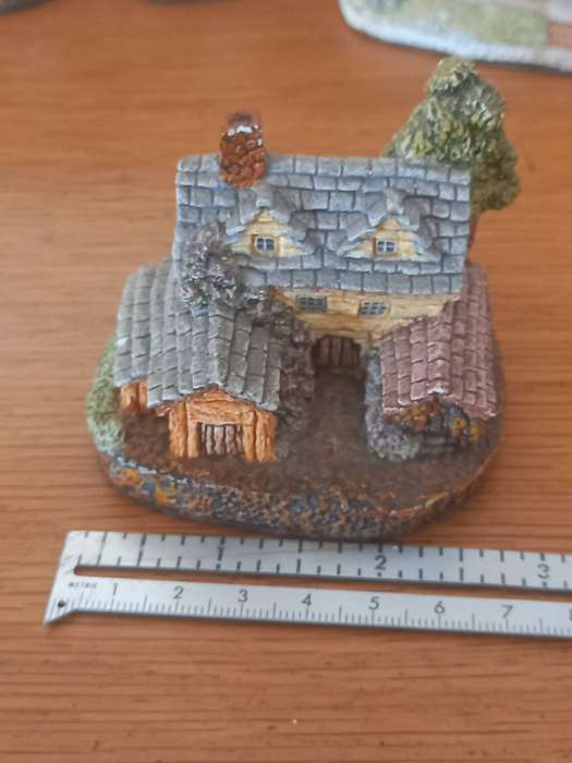Miniture cottages....beautiful collection of 8 Miniture cottages by Nieki Farlam