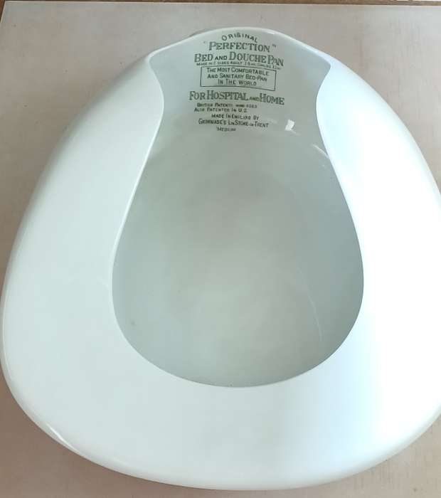 Bed pan porcelain