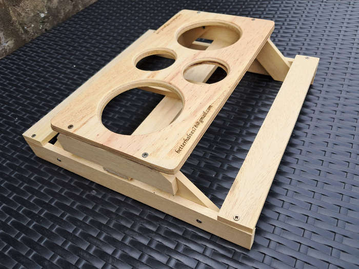 Condiment holder picnic table