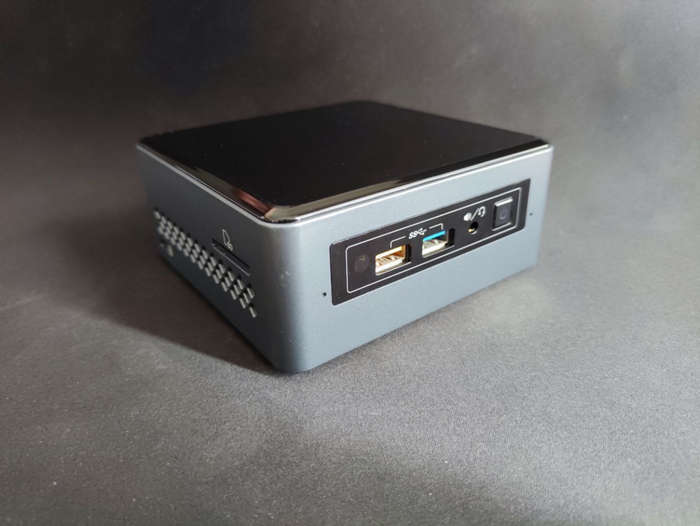 Intel NUC mini PC