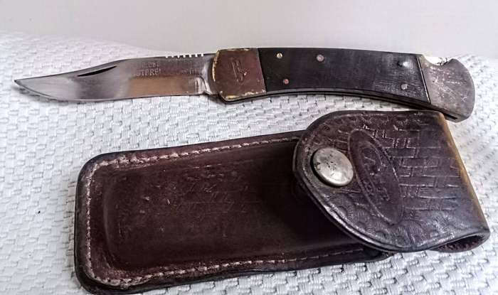 Case Folding Hunter Knife  Shark Tooth Blade