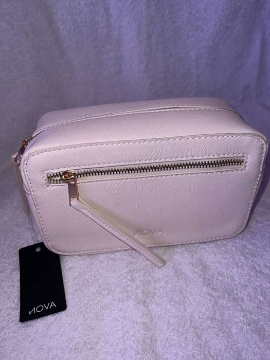 Avon Camera sling bag