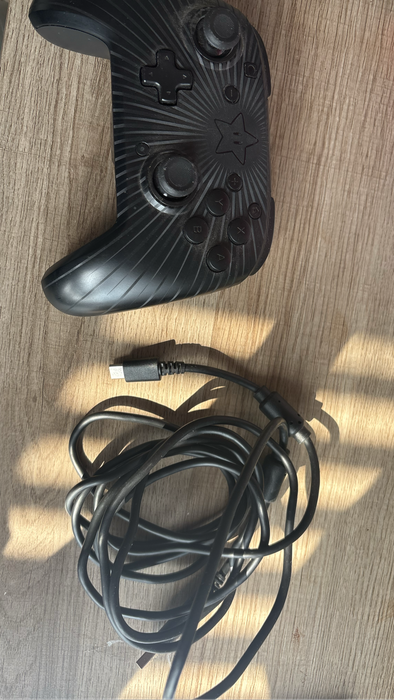 Nintedo switch wired pro controller