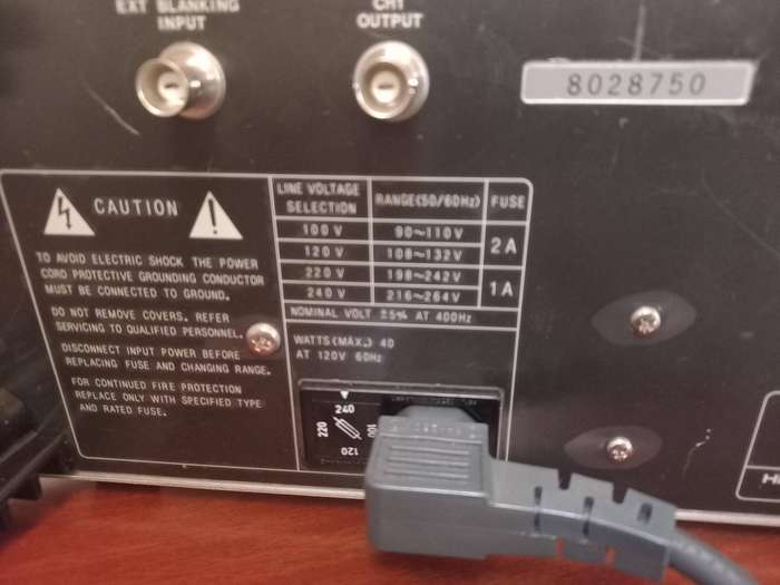 Hitachi V-212 20MHz Oscilloscope