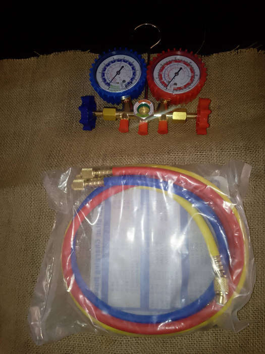Gas Refill Manifold with Gauges