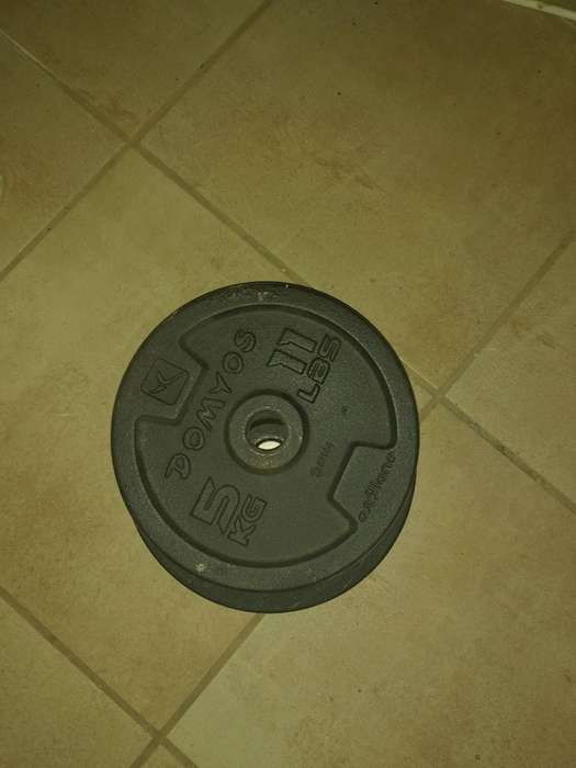Domyos 5kg weight plates(x 2)