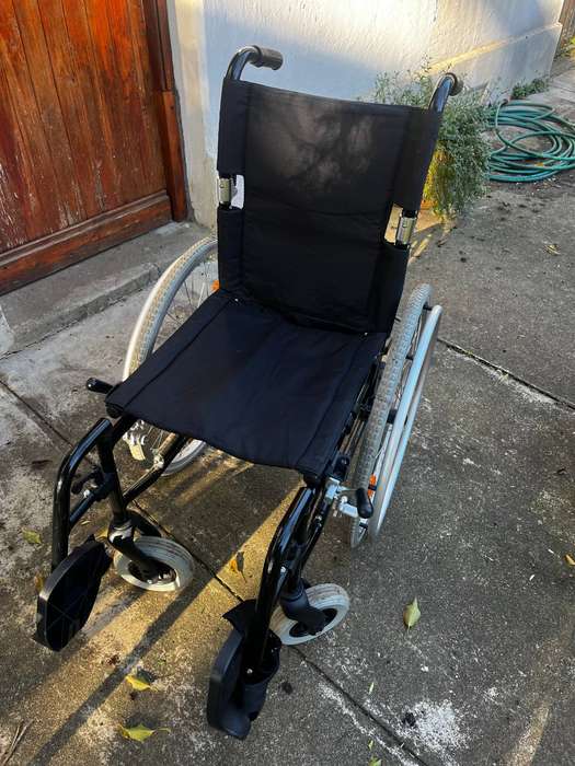 Medi-Right Lightweight Wheelchair