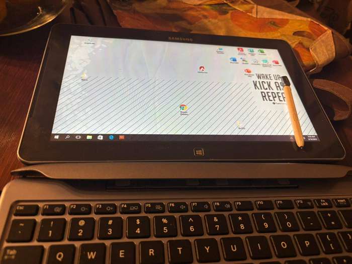Samsung ATIV Smart PC XE500T1C  Tablet & Notebook Combo