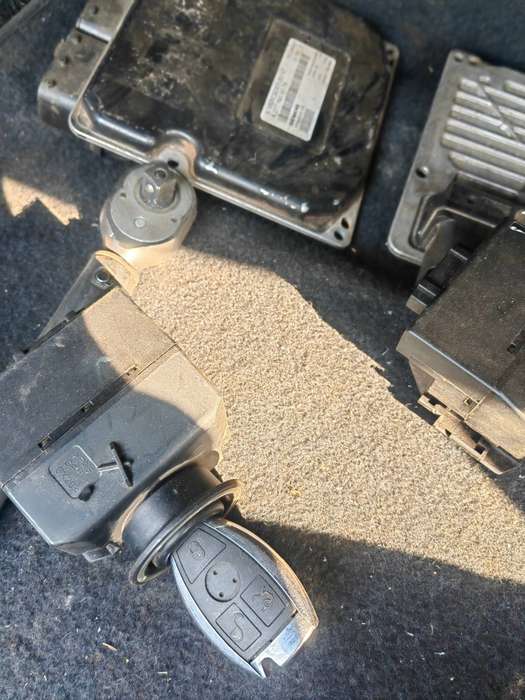 selling W203 ignition with key