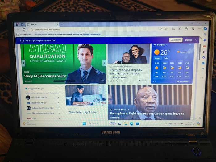 selling a Samsung intel laptop