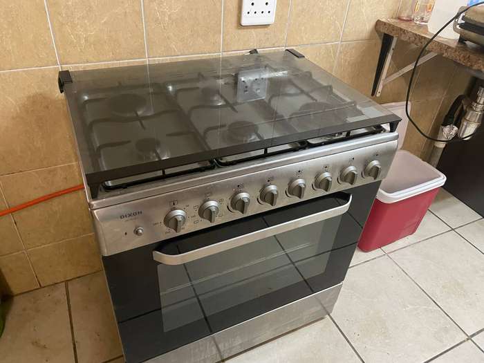 Free-Standing 6 Gas Burner Stove + Electric Oven + 9kg Gas Bottle