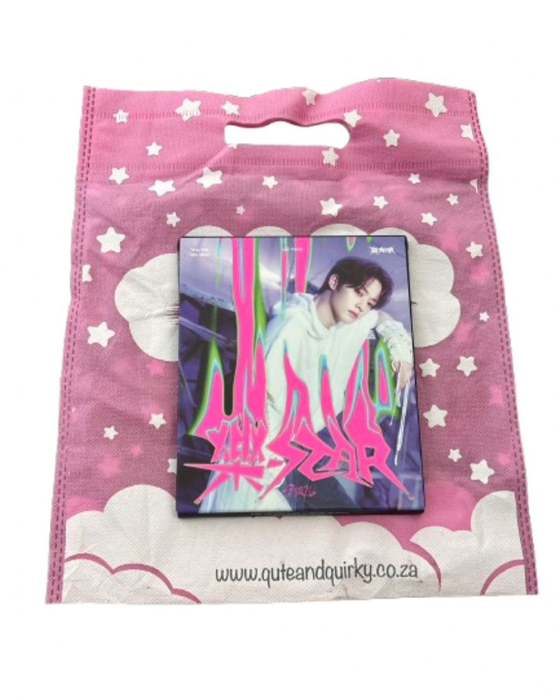 ROCKSTAR - SKZ LEE KNOW VER POSTCARD VER