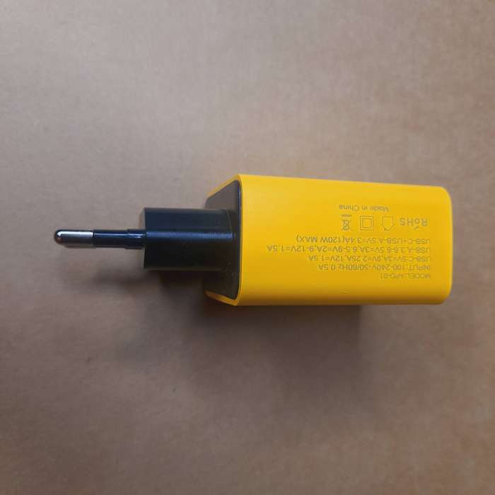120 watts travel fast charger