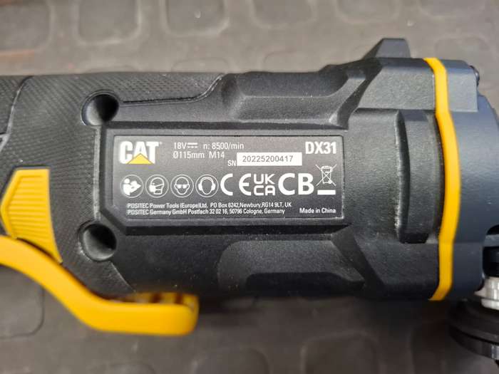 CAT DX31B Angle grinder & 2.0Ah Battery