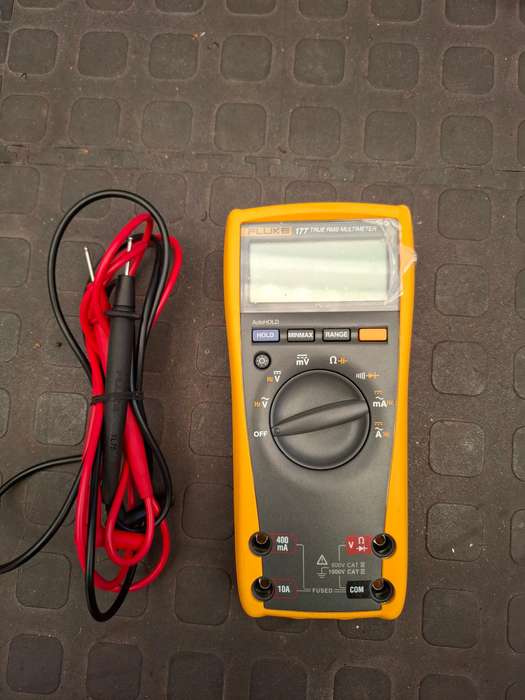 FLUKE 177 Multimeter