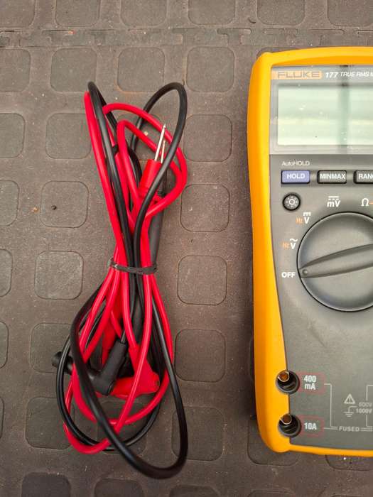 FLUKE 177 Multimeter