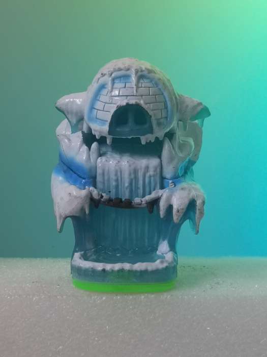 Skylanders: Spyro's Adventure: Empire Of Ice figurine