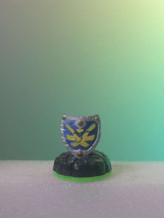 Skylanders Spyro's Adventure Sky Iron Shield figurine