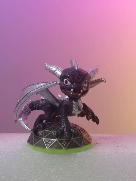 Skylanders Spyros Adventure - Darklight Crypt figurine