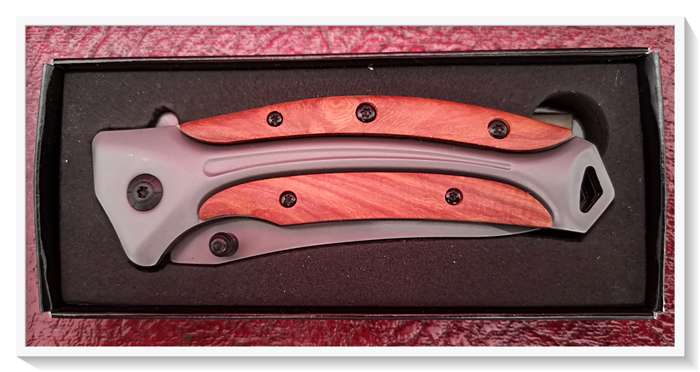A BROWNING Skinner Blade - Pure Stainless Steel Blade - Beautiful Hard Wood Handle - Brand New*