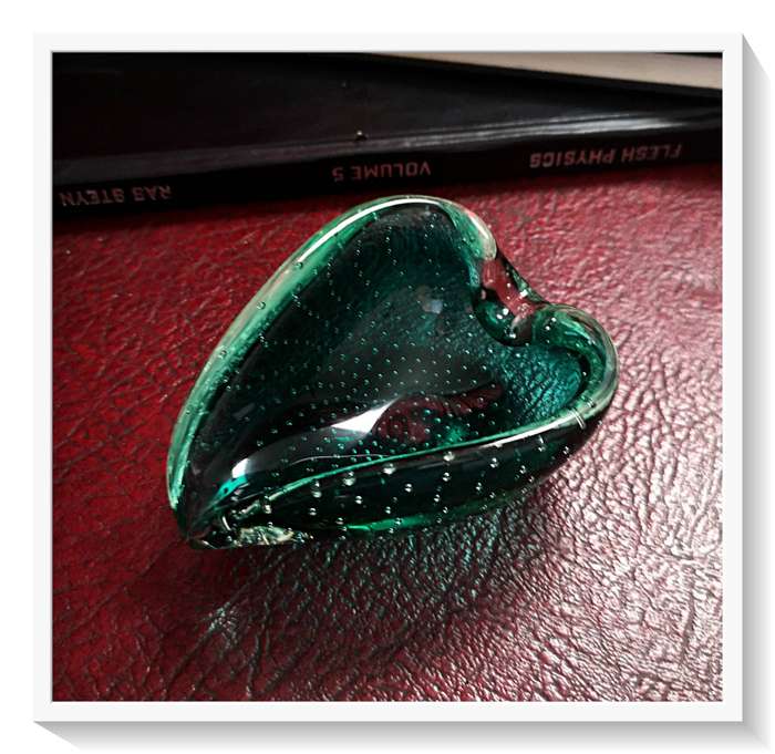 A Sensual Organic Shaped Murano Ashtray with Tiny Bubbles in Impeccable Condition 110mm by 90mm