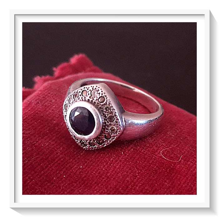 Classical Sterling Silver Ring with a Small Oval Cut Blue Sapphire Gemstone - Size 7 - Vintage Gift