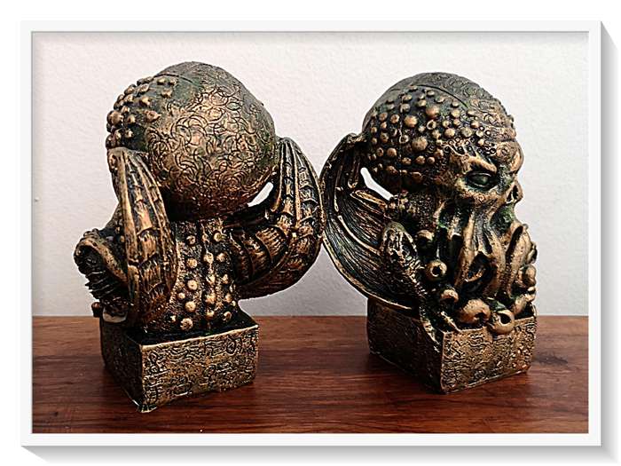 Cthulhu Mythos Statues Based on Lovecraft Creature - Resin Cast and Hand Painted - Size 9mm by 13mm