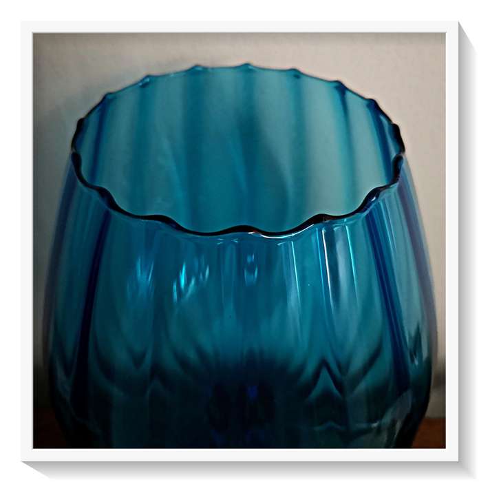 Large Cerulean Blue Vintage Vase w8th Gleaming Clear Shimmer & in Exquisite Condition 250mm by 160mm