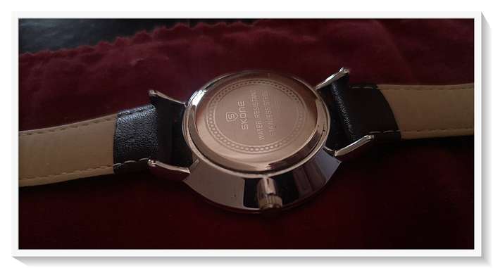 Second Hand Classical SKONE Stainless Steel Water Resistant Watch - Requires New Battery - Working *