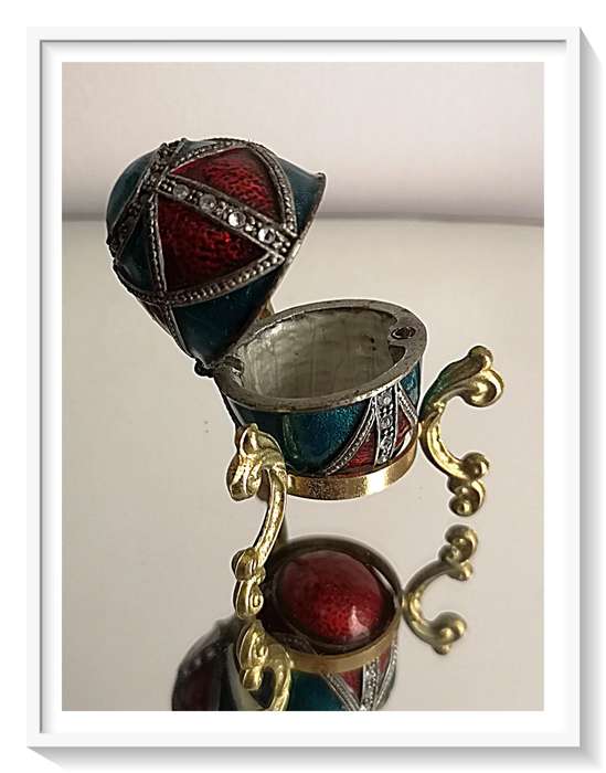 Stunning Enamel Painted Egg Shaped Ring Holder - Solid Lead Pewter Trinket Holder with Metal Stand *