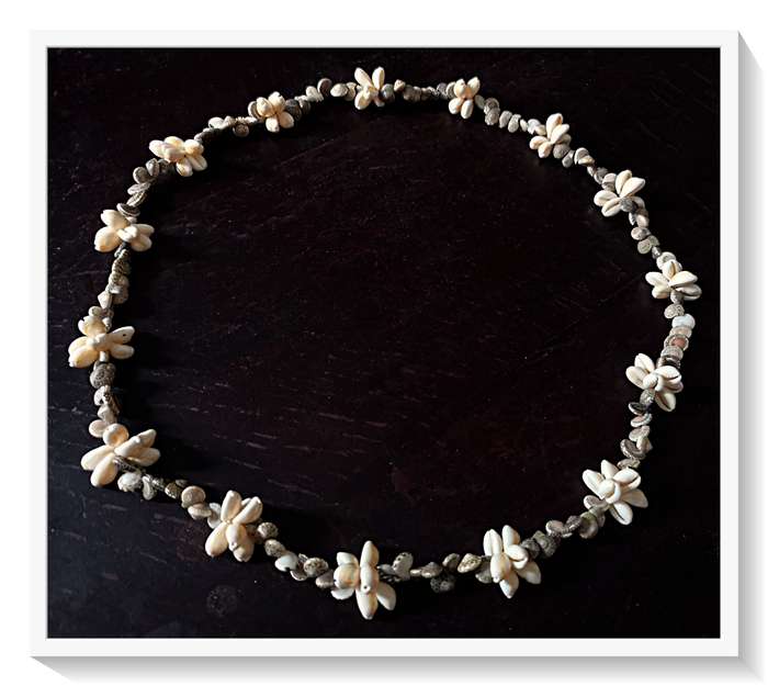 Stunning Hand Made Double Length Authentic Shell Necklace in Perfect Condition*****
