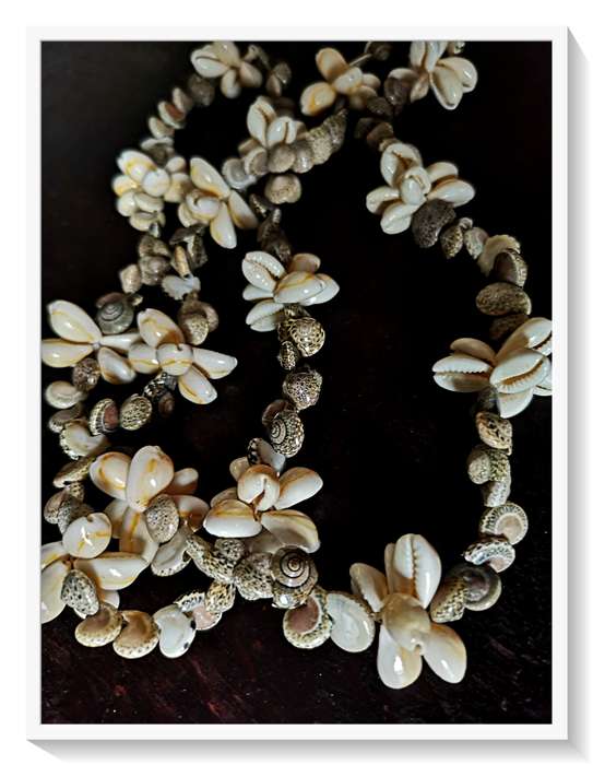 Stunning Hand Made Double Length Authentic Shell Necklace in Perfect Condition*****