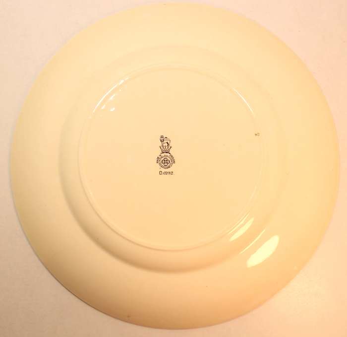 Vintage Royal Doulton Decorative Plate "The Hunting Man" D6282 The Professionals Series 6000