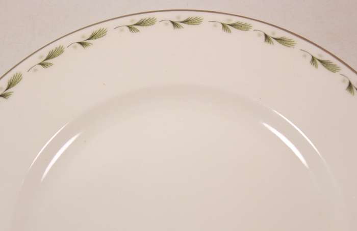 Mayfair Bone China Breakfast Plate, Platinum Trim Edging
